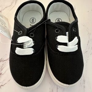 Kids Black Laced Up Size 6 Casual Shoes BNWT